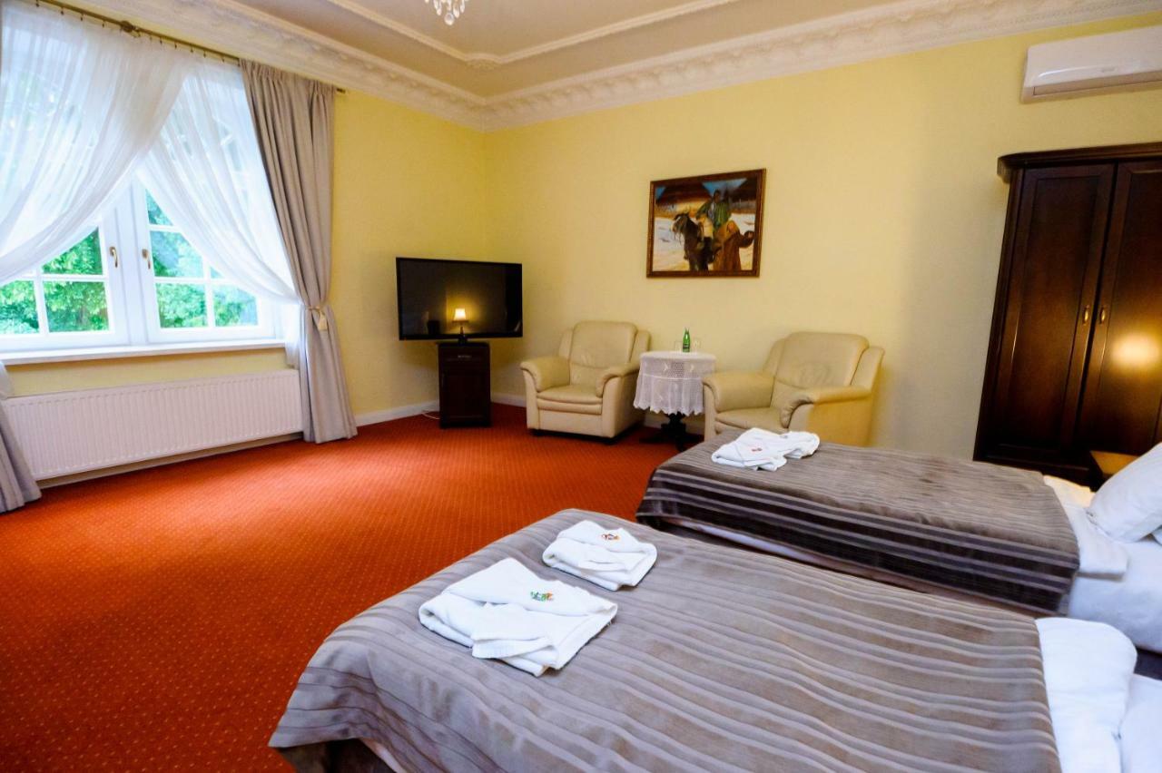 Hotel Dwor Sójki Esterno foto