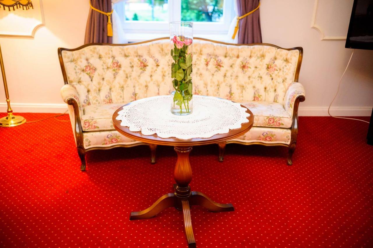 Hotel Dwor Sójki Esterno foto