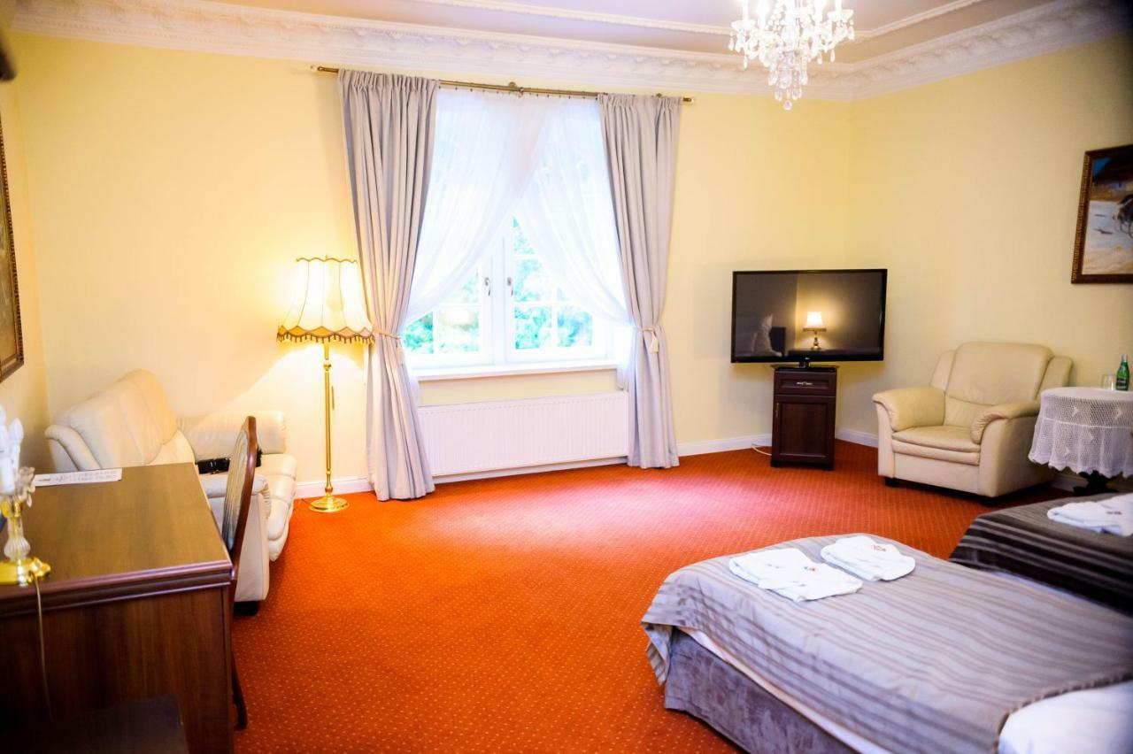 Hotel Dwor Sójki Esterno foto