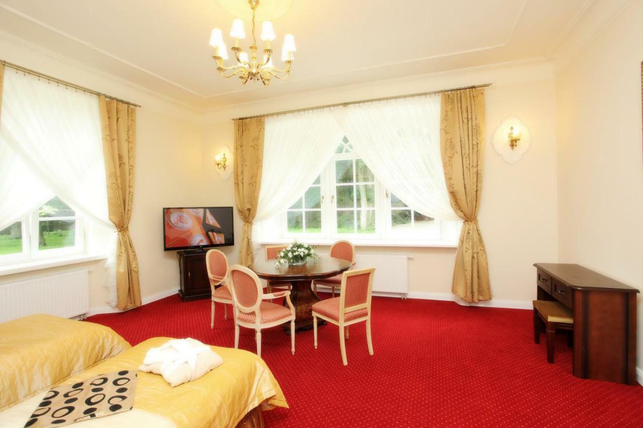Hotel Dwor Sójki Esterno foto